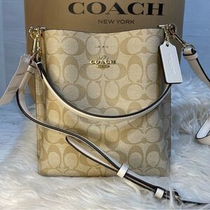 Coach Mollie Bucket Bag in Light Khaki/ Chalk​